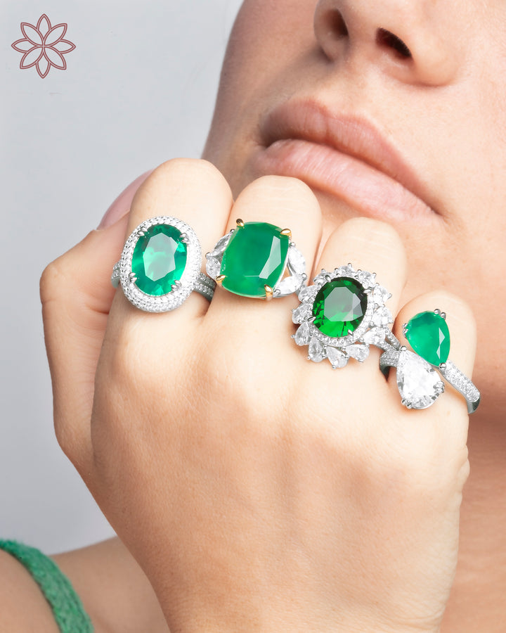 Unidentical Twin Bling Ring Green Edition